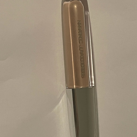 Marc Jacobs Highlighter Retail $32 - Picture 3 of 3